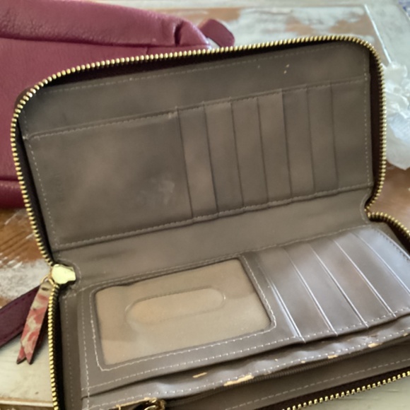 Crossbody lamb leather Aimee Kestenberg raspberry leather crossbody with wallet - Picture 9 of 14